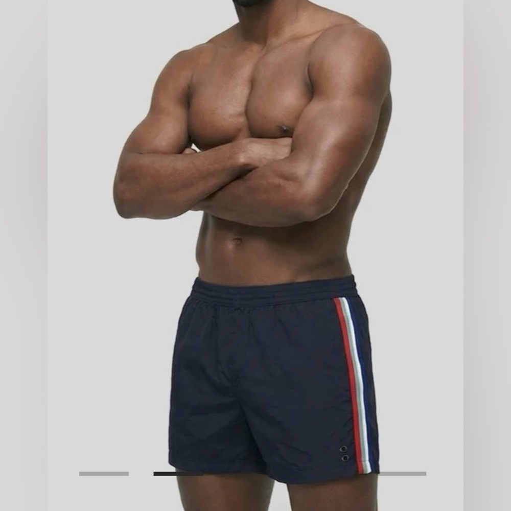 RON DORFF EXERCISER SHORTS W.
SIDE STRIPES Size M Navy